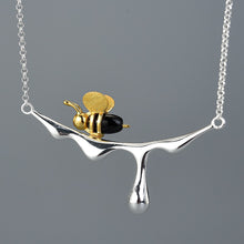 Load image into Gallery viewer, bee necklace