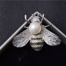 Load image into Gallery viewer, Golden Bee Pearl Brooch